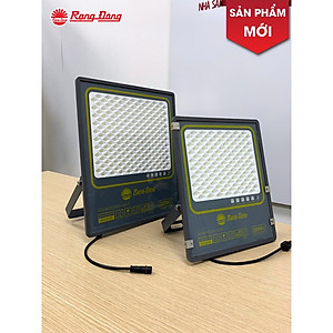 Đèn Năng lượng mặt trời Rạng Đông CP03.SL.RAD 300W.V2 công suất 300W phiên bản mới thế hệ 2, có điều khiển, sáng vượt trội, cảm biến bật tắt theo môi trường, chống nước IP66 - Hàng chính hãng