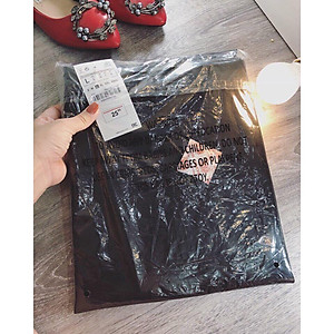 Chân váy bút chì xẻ sau