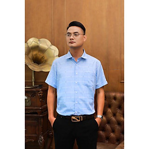 Áo Sơ Mi Nam Ngắn Tay Anton Công Sở Trung Niên Vải Cotton Màu Xanh Dương Kẻ Trắng – XGD553