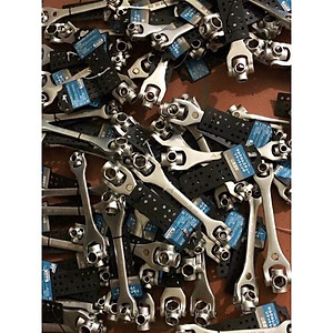 Cờ lê 8 đầu đa năng, hiệu yamashiro đa năng, rất chắc chắn, dễ sử dụng, tiện lợi