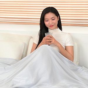 Chăn Lạnh Ice Blanket Ru9 | Mát Lạnh | Vải Sợi Tổng Hợp | 2m x 2m | Nguyên Liệu Từ Bông Microfiber | 3 Màu Sắc | Xanh Matcha, Xanh Biển, Xám