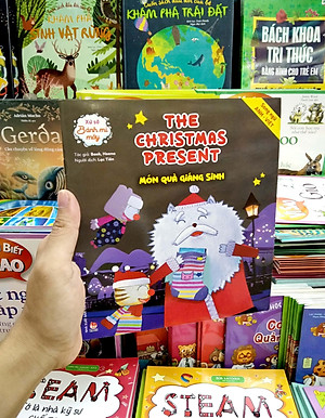 Sách Xứ Sở Bánh Mì Mây: The Christmas Present - Món Quà Giáng Sinh - Song ngữ Anh–Việt (Tái Bản 2020)