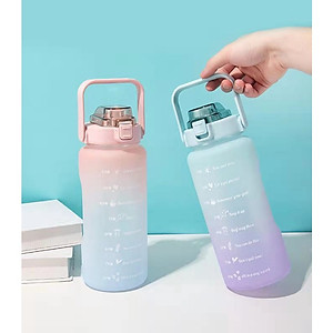 Bình chứa nước dung tích 2 lít dễ thương, có ống hút, có chia vạch báo giờ uống nước, màu sắc giao ngẫu nhiên