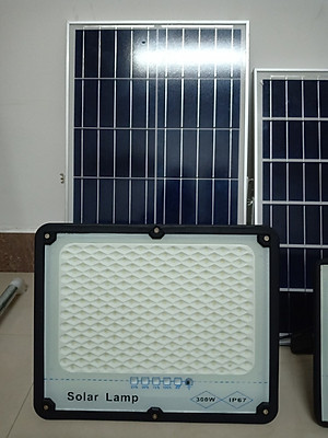 Đèn Năng Lượng Mặt Trời Solar Lamp 300W- Đèn Chống Lóa 300W  | Sản phẩm sử dụng 100% năng lượng mặt trời, có điều khiển từ xa tiện lợi và thông minh