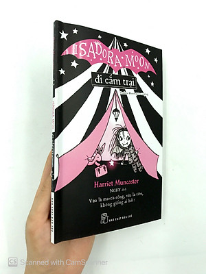 Sách Isadora Moon - Đi Cắm Trại