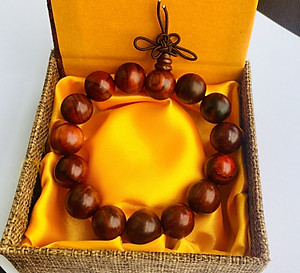 Set Vòng đeo tay Gỗ Sưa đỏ tự nhiên, kèm hộp đựng lót lụa
