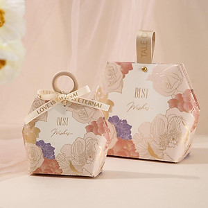 (Kích thước 13*7*14.5CM) - Hộp giấy đựng quà tặng hình lục giác, họa tiết vintage có gắn quai cầm nhựa hoặc da, Q907