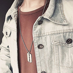 Vòng cổ lưỡi lam titan