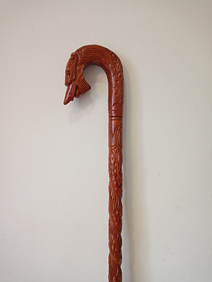 Gậy Gỗ Hương Chống Đầu Rồng Cho Ngươi già