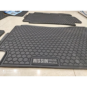 Thảm lót sàn xe Kia Seltos 2020-2023 mẫu tổ ong chữ trắng - hàng không mùi , cao su đúc, vừa form xe