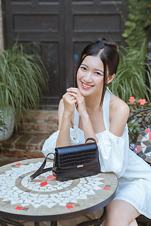 Túi Yuumy ( Thời trang nữ nắp gập size 20 - Túi đeo chéo da Verein YN198 )