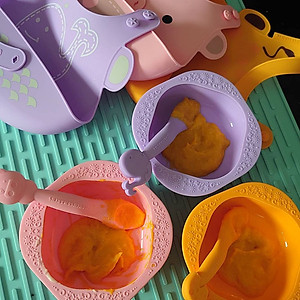 Thìa ăn dặm silicon cho bé Marcus & Marcus, từ 6 tháng