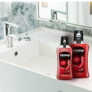 Nước súc miệng CloseUp Red Hot 500ml