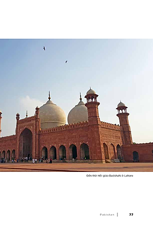 1111 - Nhật Ký Sáu Vạn Dặm Trên Yên Xe Cà Tàng