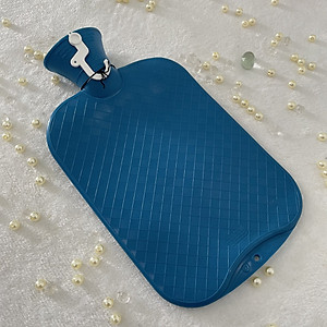 Túi chườm nóng lạnh nhập khẩu 100% từ Đức thương hiệu Fashy dòng cổ điển, tiêu chuẩn chất lượng Châu Âu giúp giảm các cơn đau kỳ kinh nguyệt, đau đầu,... hạ sốt tự nhiên, phù hợp cho người lớn, nhiều màu sắc