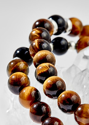 Vòng tay đôi thạch anh mắt hổ charm ngôi sao Ngọc Quý Gemstones