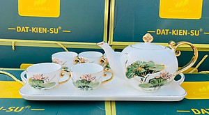 Bộ ấm chén kèm khay pha trà cà phê sứ cao cấp trắng hoa sen ( giao ngẫu nhiên tay cầm )