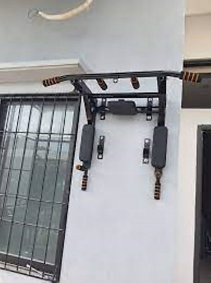 (New 2025) Xà đơn, xà kép đa năng bắt vít vào tường chắc chắn, tải trọng 150kg, đệm mút cầm tay êm ái, an toàn tại nhà.