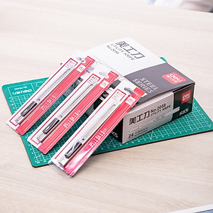 Dao rọc giấy Deli chất liệu kim loại với lưỡi thép SK5, 1 cái - 2058