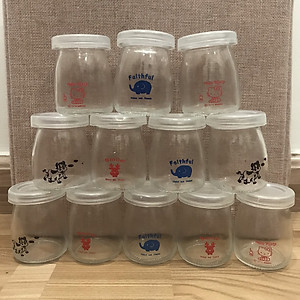 combo 12 hũ thủy tinh đựng sữa chua 100ml mẫu trụ tròn vát eo - nắp nhựa - không hoạ tiết hoặc hoạ tiết ngẫu nhiên