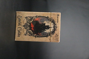 Bài 52 lá Scarlet gothic