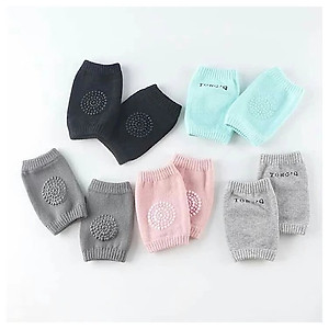 Đôi tất bảo vệ đầu gối cho bé tập bò (Màu ngẫu nhiên)