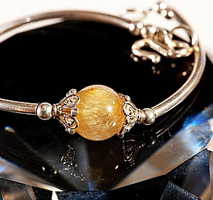 Vòng Tay Phong Thủy Thạch Anh Tóc Vàng Thiên Nhiên AAAA mix Bạc 925, Mạng Thổ - Kim, Món Qùa Trang Sức  Phong Thủy May Mắn Ý Nghĩa  VK002 BlackMount