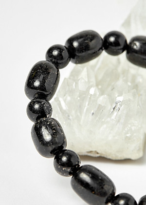 Vòng nữ lu thống thạch anh tóc đen hạt 10.6x8.6mm, đk 52mm mệnh thủy, mộc - Ngọc Quý Gemstones