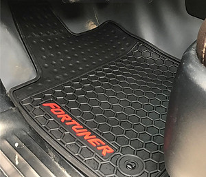 Thảm sàn, lót sàn cao su 3D không mùi Cao cấp dành cho xe Toyota Fortuner 2017-2019