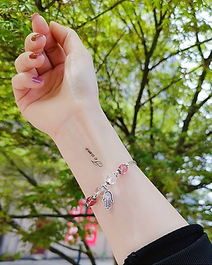 Vòng tay đá thạch anh dâu phối charm bàn tay mệnh hỏa, thổ - Ngọc Quý Gemstones