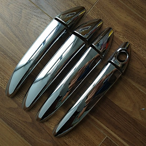 Bộ ốp Tay cửa chống xước và trang trí xe Hyundai i10 2014 – 2018