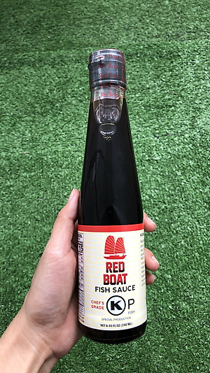 Nước mắm nhĩ nguyên chất truyền thống Phú quốc Red Boat 40N chai 500ml