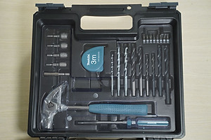 Máy khoan búa(13mm)(26 cái phụ kiện) Makita M8103KX2B