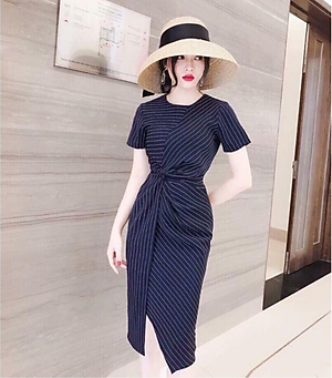Đầm body xoắn eo sang trong form dáng chuẩn