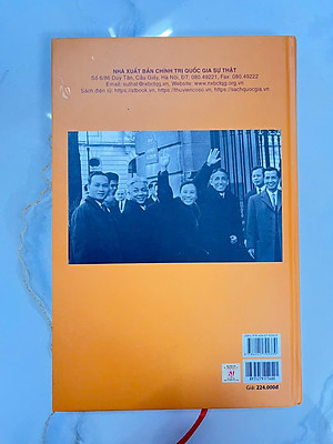 Hồi Ký Nguyễn Thị Bình - Gia Đình, Bạn Bè Và Đất Nước - Bìa Cứng