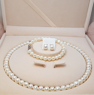 Bộ ngọc trai vòng cổ và vòng tay, bông tai (giao ngẫu nhiên)
