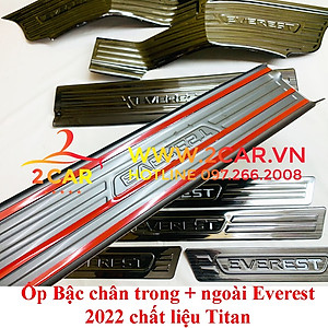 Ốp bậc cửa, nẹp bước chân trong, ngoài xe Ford Everest 2022 2023 chất liệu Titan cao cấp