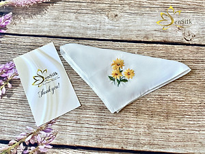 Khăn Tay Thêu Hoa Dã Quỳ SenSilk – Quà Kỷ Yếu, lụa tơ tằm Bảo Lộc 35 X 35 CM