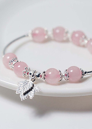 Vòng tay đá thạch anh hồng phối charm lá phong mệnh hỏa, thổ - Ngọc Quý Gemstones