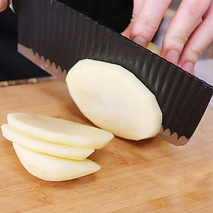 Dao Nhật K03 - đen mũi vuông ,dao bếp thiết kế gợn sóng ,giảm mút dính lưỡi dao thép không rỉ , sắc bén ,cán dao bọc cao su êm ái , chắc chắn chống trơn trượt