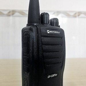 Bộ đàm Motorola GP-328Plus phiên bản nhỏ gọn. Công suất lớn 5W giúp phá vật cản tốt, đàm thoại liên tục 16 giờ – Hàng nhập khẩu