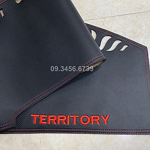 Thảm taplo da carbon xe Ford Territory 2022 2023 màu đen 3 lớp, có đế chống trượt, chống nắng nóng hiệu quả