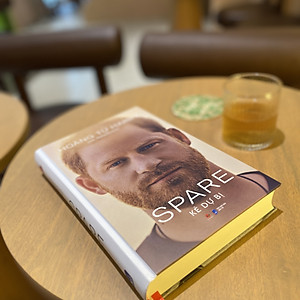 Sách - Spare - Kẻ Dự Bị, Hoàng tử Harry