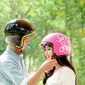 Mũ bảo hiểm Royal kính âm M139 tem V10 đen line vàng