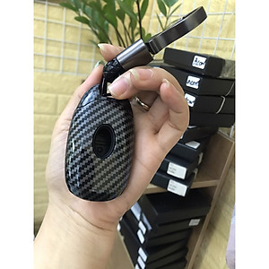 Ốp chìa khoá, bao chìa khóa xe Hyundai Accent 2021-2022 loại 4 nút vân Carbon