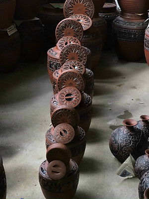 Chum sành ngâm rượu trống đồng Đông Sơn Âu Lạc 30 Lit chính hãng gốm sứ Bát Tràng (bình rượu, bình ngâm rượu, chum ngâm rượu)