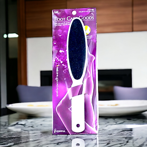 Cây Chà Gót Chân Có Tay Cầm Cán Nhựa Kai 000HB-32035 (Màu Trắng)