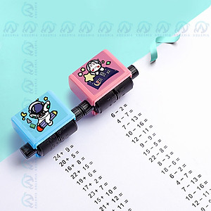 Con Lăn Tạo Phép Tính Cộng Trừ Tự Động Cho Học Sinh Tiện Lợi, Máy In Phép Tính Cầm Tay Cho Bé (Tặng Kèm Lọ Mực)