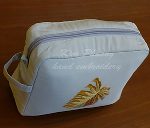 Túi vải thêu tay đựng đồ dùng cá nhân 