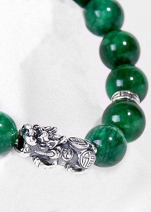 Vòng Tay Đá Cẩm Thạch Phối Charm Tỳ Hưu Bạc Ngọc Quý Gemstones